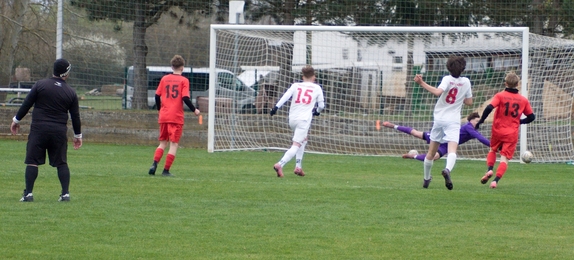 280328 dorost_Bzenec 4:0 9